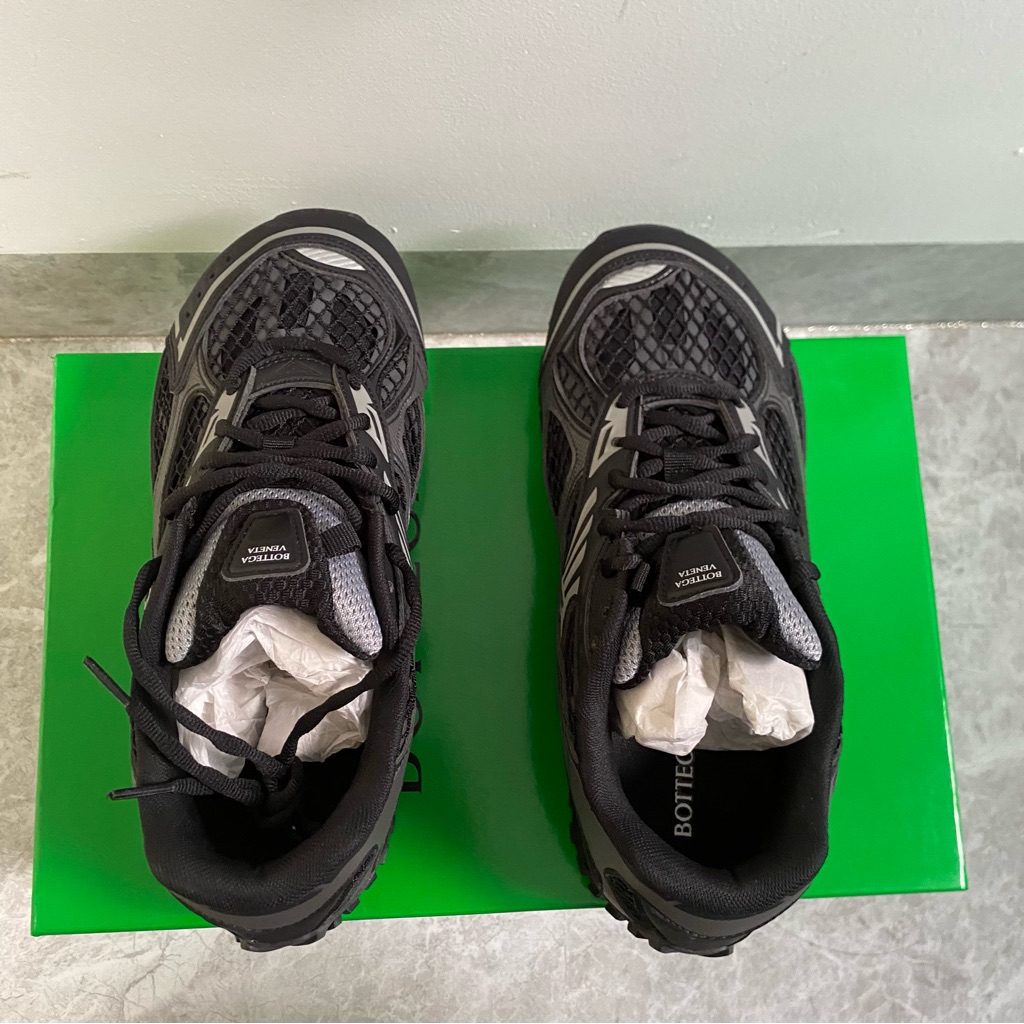Bottega Veneta Black Flat Sneakers